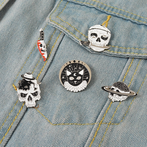 Punk Gothic Emaille Brosche Pins Totenkopf Katze Dolch Revers Abzeichen Legierung Metall Pins Für Denim Jacken Rucksäcke Zubehör