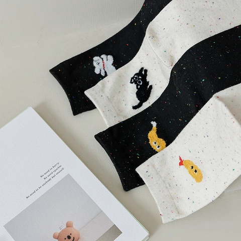 Damen Süße Cartoon Tier Bestickte Crew Socken Baumwolle Konfetti Garn Kawaii Neuheit Mittelhohe Socken