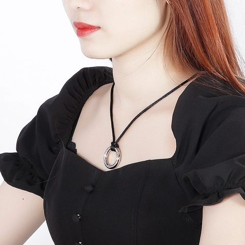 Stainless Steel Round Pendant Necklace Minimalist Rhinestone Geometric Jewelry With Black Wax Rope For Women Trendy