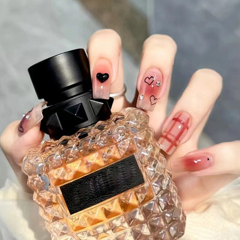 Faux Ongles à Presser Long Cercueil Design Cœur Rose Transparent Glacé Faux Ongles avec Strass Stéréoscopiques 3D pour Femmes