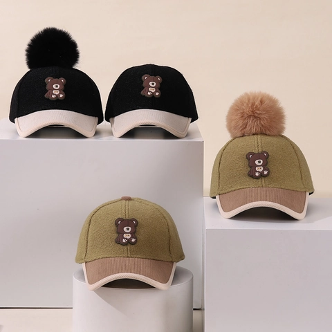 Cappello Da Baseball Bambini Blocchi Di Colore Caldo Lana Sintetica Velluto A Coste Con Toppa Orso Cartone Animato Pompon