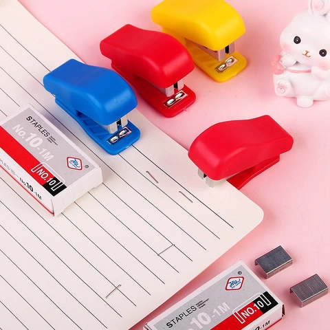 Mini Nietmachine Met Nietjes No 10 Handmatig Draagbaar Handbediend Papierbinden Kantoor School Student Kantoorbenodigdheden Kleurrijk Plastic Metaal
