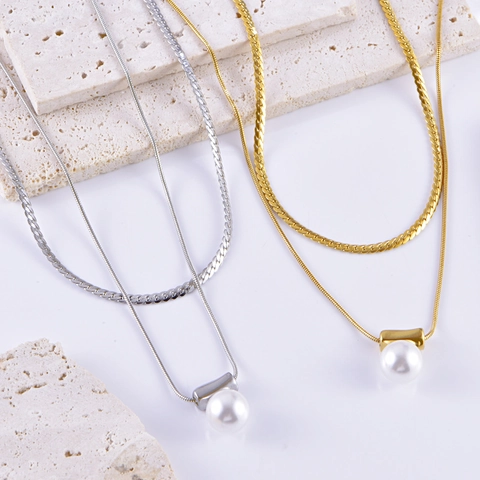 Collar de Doble Capa de Acero de Titanio Para Mujer Elegante Colgante de Perla Artificial Cadena de Hueso de Serpiente