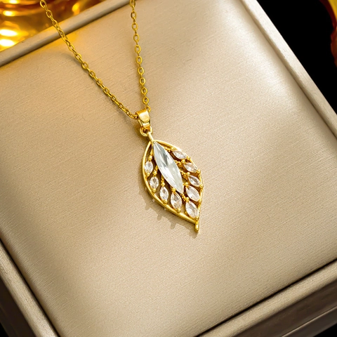 Collier Pendentif Feuille Acier Inoxydable Zircon Taille Marquise Élégant Plaqué Or Bijoux De Mode Pour Femmes