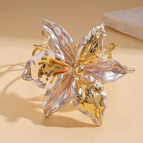 Exaggerated Flower Cuff Bracelet Alloy Orchid Open Bangle Metallic Artistic Jewelry For Women Evening Party Accessories