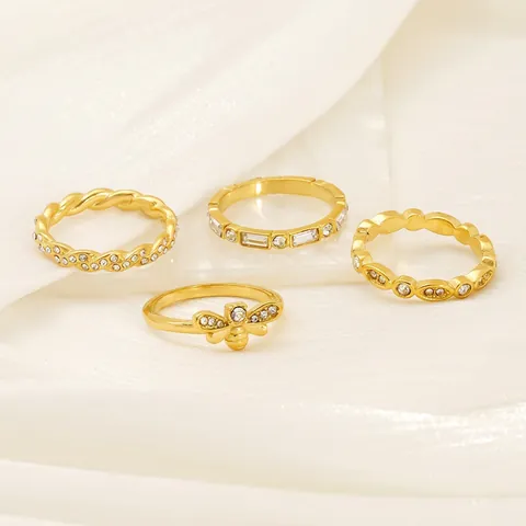 Bague En Acier Inoxydable Plaqué Or 18K Pour Femme Anneau Géométrique Pavé De Zircons Motif Abeille Bijoux