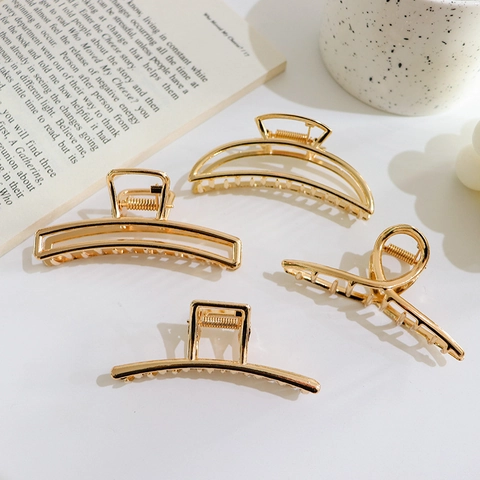 Elegant Gold Alloy Hair Claw Clips Heart Flower Panda Geometric Shape Strong Hold Shark Clips For Women Girls Hair Accessories