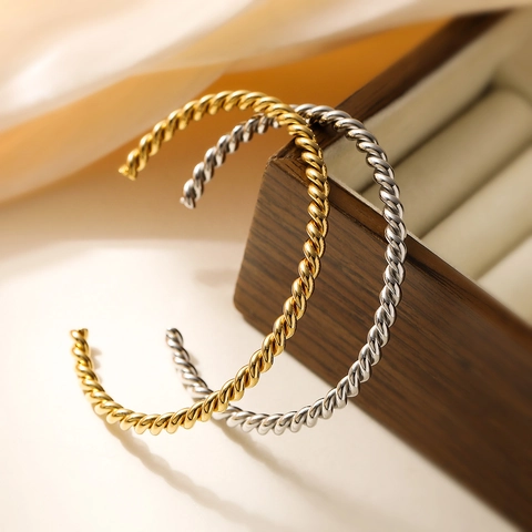 Manschettenarmband Edelstahl 18K Vergoldet Gedrehtes Seil Offenes Design Minimalistischer Vintage Stil Für Frauen