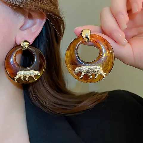 Retro Bernstein Harz Creolen Mit Goldener Panther Relief Und 925 Sterling Silber Ohrstecker Geometrisches Leopard Design