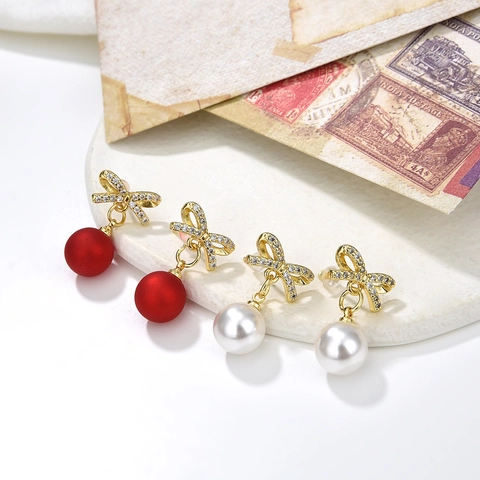 Elegante Strik Zirconia Hangende Oorbellen Voor Vrouwen Verguld Kunstparel Rood Witte Kralen Mode Sieraden Oorbel