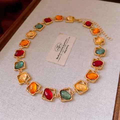 Halskette Und Ohrringe Vintage Bunte Ovale Harz Mit Silber-Ohrstecker Legierung Hohles Quadrat Palast Stil Für Damen