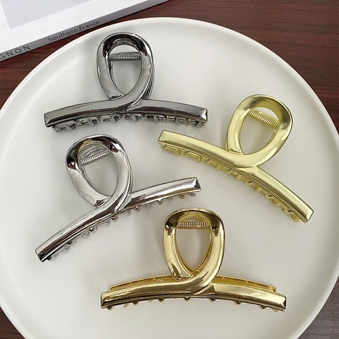 Large Hair Claw Clip Metal Alloy Non Slip Hair Catch For Women Elegant Minimalist French Twisted Design