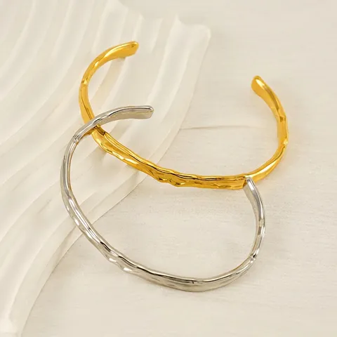 Brazalete Martillado Irregular Acero Inoxidable Chapado En Oro 18K Estilo Metal Líquido Pulsera Abierta Para Mujeres