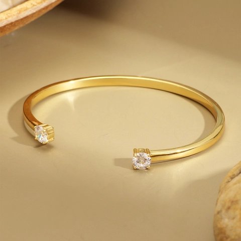 Bracelet Jonc Ouvert en Cuivre Plaqué Or 18K Minimaliste pour Femme Géométrique Chic Réglable avec Incrustation de Zirconia