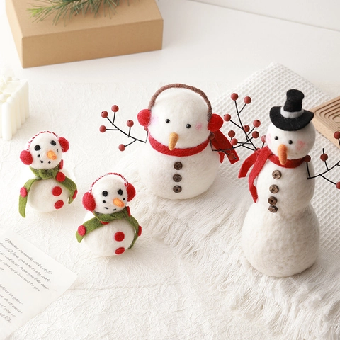 Handmade Wool Felt Christmas Ornaments Reindeer Snowman Santa Claus Figures Desktop Decor Nordic Style Festive Gift