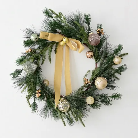 Weihnachts Kranz PE Kiefernadel Mit Samt Bogen Und Gold Ornamenten Haustür Wandbehang Nordischen Stil Festliche Deko