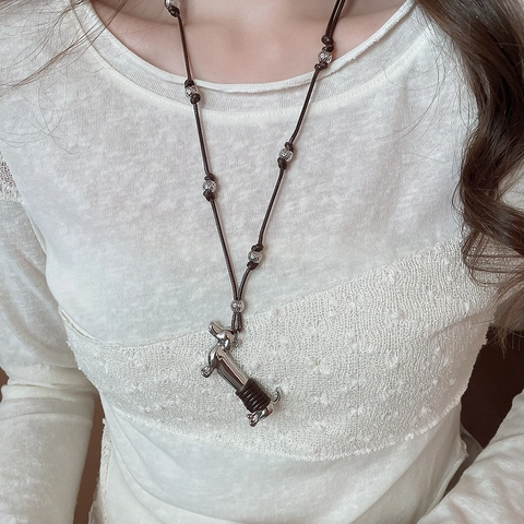 Dackel Hund Und Herz Anhänger Halskette Legierung Hammerschlag Textur Lange Verstellbare Wachsseil Pullover Kette Damen