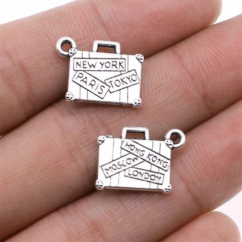 Ciondolo Charm Valigia Lega Metallo Tema Viaggio Nome Città Inciso Per Creazione Gioielli DIY Stile Vintage