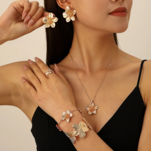 Gioielli Con Fiori Texturizzati Per Donna Lega 3D Floreale Collana Orecchini Bracciale Anello Retro Elegante