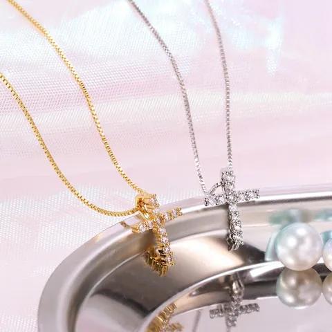 Collana con Pendente a Croce in Rame Zirconia per Donna Raffinati Gioielli Galvanici in Oro Argento con Catena Veneziana Regalo