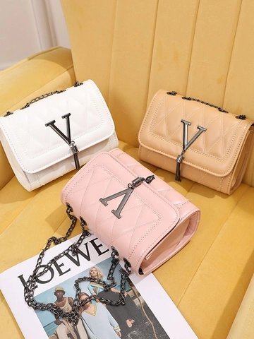Women Quilted Crossbody Bag PU Leather Rhomboid Pattern Metal V-Logo Tassel Chain Strap Elegant Fashion Shoulder Bag