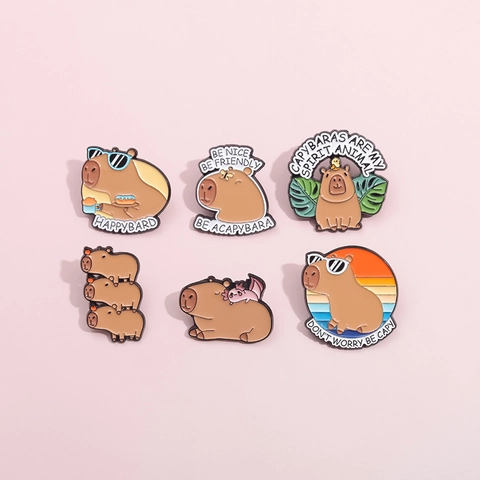 Simpatica Spilla in Smalto di Capibara a Cartoni Animati Spilla in Lega di Zinco per Abbigliamento Zaino Giacca di Jeans Divertente Distintivo Regalo