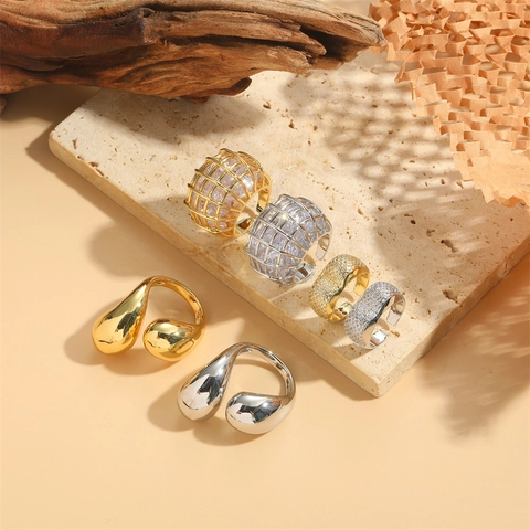Vintage Light Luxury Copper Zirconia Open Ring For Women Minimalist Waterdrop Heart Design Adjustable Fashion Finger Ring Jewelry