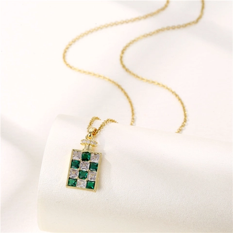 Collana Pendente Bottiglia Di Profumo Acciaio Inossidabile Scacchiera Zircone Verde Bianco Gioielli Di Moda Donna