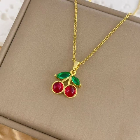 Fresh Copper Cherry Pendant Necklace For Women Sweet Red Green Rhinestone Fruit Clavicle Chain Light Luxury Fashion Jewelry