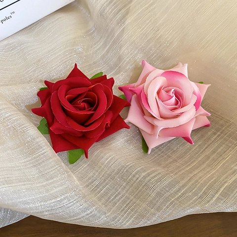 Süße Stoff Rose Haarspange Elegante Rote Blumen Entenschnabel Haarnadel Ästhetisches Frühling Sommer Accessoire Für Damen