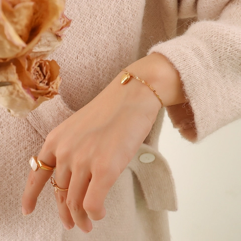 Pulsera Minimalista Con Colgante De Corazón De Acero Inoxidable Chapado En Oro De 18K Joyería Elegante Para Mujer