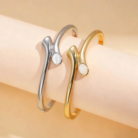 Minimalistische Druppel Open Manchet Armband Koper 18K Verguld Witte Steen Inlay Moderne Elegante Sieraden Voor Vrouwen
