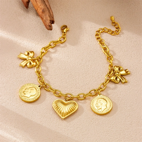 Bracelet Vintage en Acier Inoxydable Plaqué Or Avec Multiples Breloques pour Femme Cœur Papillon Mauvais Œil Perle Artificielle Pièce Bijoux