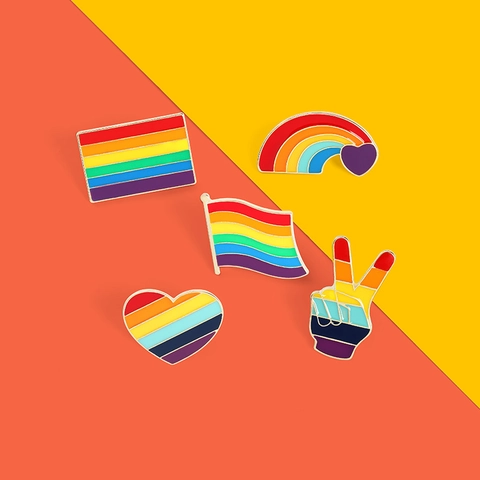 Juego de Broches de Esmalte Rainbow Pride Aleación Pintura al Horno Corazón Bandera Signo de la Paz Gesto LGBTQ Insignias para Bolsos Ropa