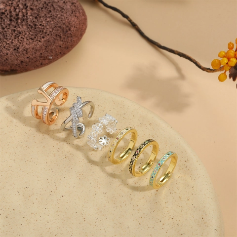 Vintage Copper Zirconia V-Shaped Open Adjustable Ring Luxury Enamel Knot Flower Geometric Finger Ring For Women Fashion Jewelry