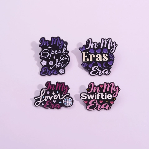 Set di Spille in Lega Smaltata Creativa Spille con Lettere Inglesi Individuali per Accessori di Abbigliamento Zaino Regalo Fan della Musica