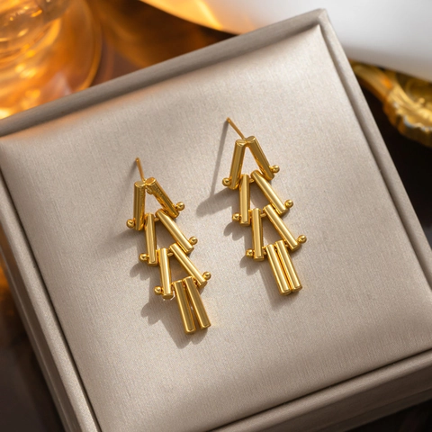 Orecchini Pendenti Geometrici Triangolo Cilindro Acciaio Al Titanio Placcato Oro 18K Lunghi Minimalisti Donna