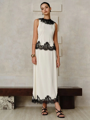 Witte Rok Zonder Mouwen En Top Met Zwarte Kant Afwerking Elegante Lange Vakantie Stijl Chic Modieus Voor Dames Outfit