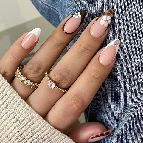 Uñas Postizas De Almendra Largas Francesas Diseño Floral Estampado De Leopardo Con Decoración De Perlas Artificiales Y Diamantes