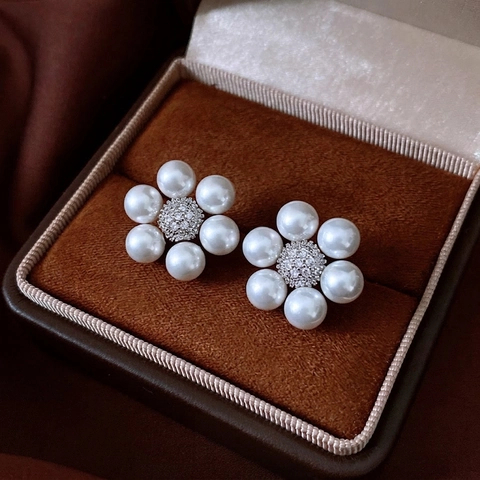 Orecchini A Bottone Fiore Perla Artificial Zircone Rame 925 Sterling Silver Earring Post Retrò Francese Elegante Donne