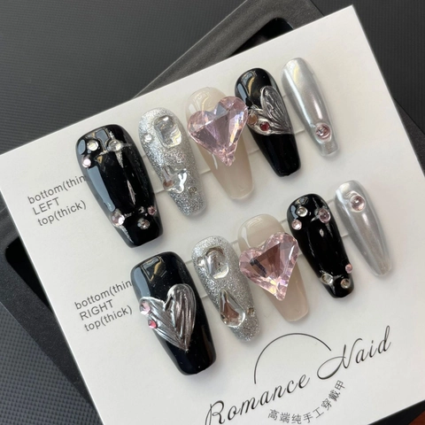 Handgefertigte Künstliche Nägel Schwarz Rosa 3D Herz Strass Sweet Cool Y2K Stil Glitzer Silber Metallic Schmuck Fake Nägel Für Damen