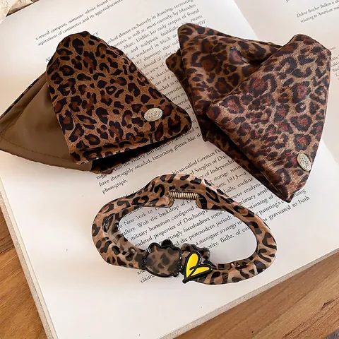 Pince À Cheveux Imprimé Léopard Rétro Style Maillard Triangulaire Tissu Acrylique Accessoire Cheveux Femme Élégant Grand