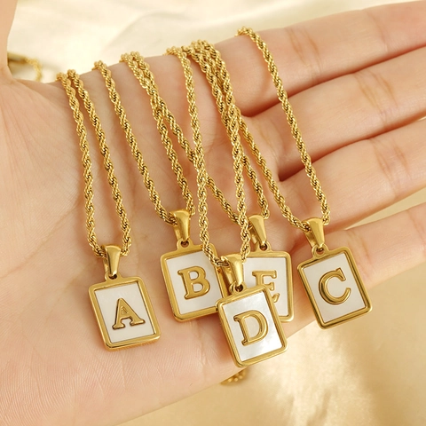 Collar Con Colgante De Letra Cuadrada Acero Inoxidable Chapado En Oro De 18K Concha Joyas Para Mujer