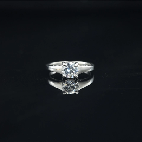 Anillo Solitario Clásico Acero Titanio Moissanita Circonita Cuatro Garras Compromiso Boda Joyería Elegante Para Mujeres