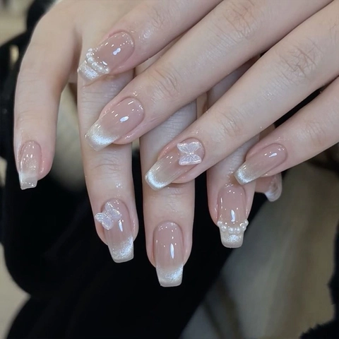 Press On Nägel Lang Quadratisch Katzenauge Französisch Gradient Mit 3D Schmetterling Charms Und Künstliche Perlen Elegante Nägel