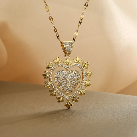 Heart Pendant Necklace Gold Plated Copper With Sparkling Zircon Elegant Jewelry Gift For Women Dainty Fashion Accessory