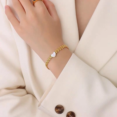 Bracciale in Acciaio al Titanio Placcato Oro per Donna Vintage Catena a Spiga di Grano Tondo Cuore Intarsio Perla Artificiale