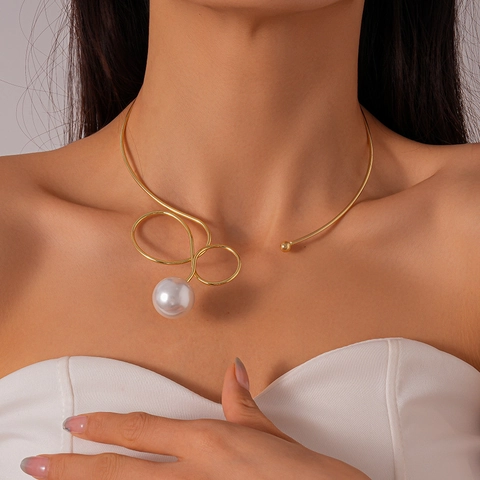 Minimalistischer Geometrischer Verdrehter Metall Choker Halskette Mit Großer Imitationsperle Für Damen Elegante Offener Schmuck