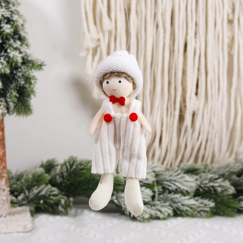 Ornamento Sospeso Di Natale Bambola Ragazzo Con Cappello Di Maglia E Salopette Di Velluto A Coste Decorazione Albero