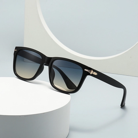 Square Sunglasses UV400 Protection Retro Plastic Frame Fashion Gradient Lenses Eyewear For Men Women